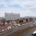 Modern And Bright Apartment With Air Conditioning & Parking By Noclegi Renters