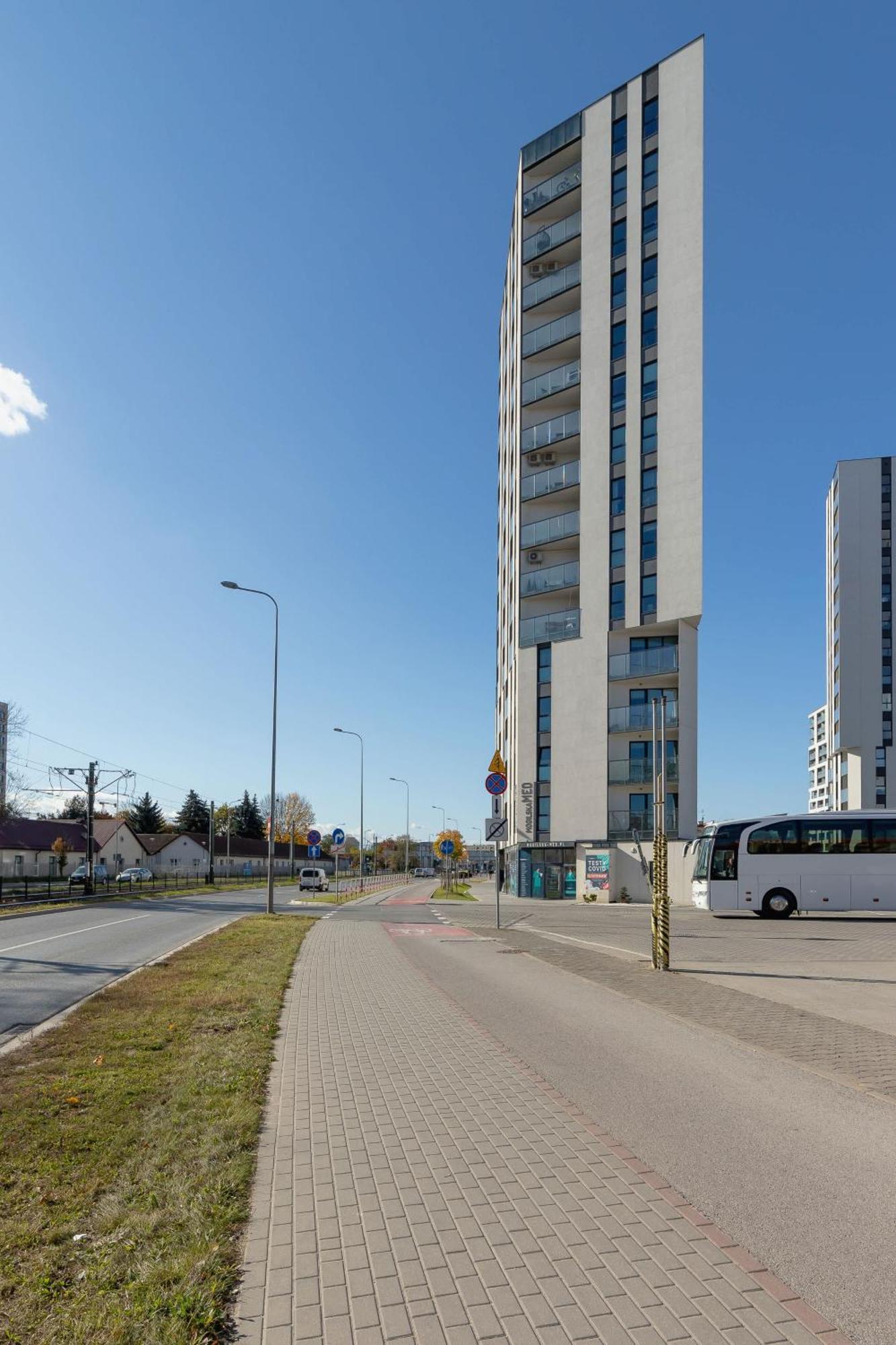 Modern And Bright With Air Conditioning & Parking By Renters * Krakau