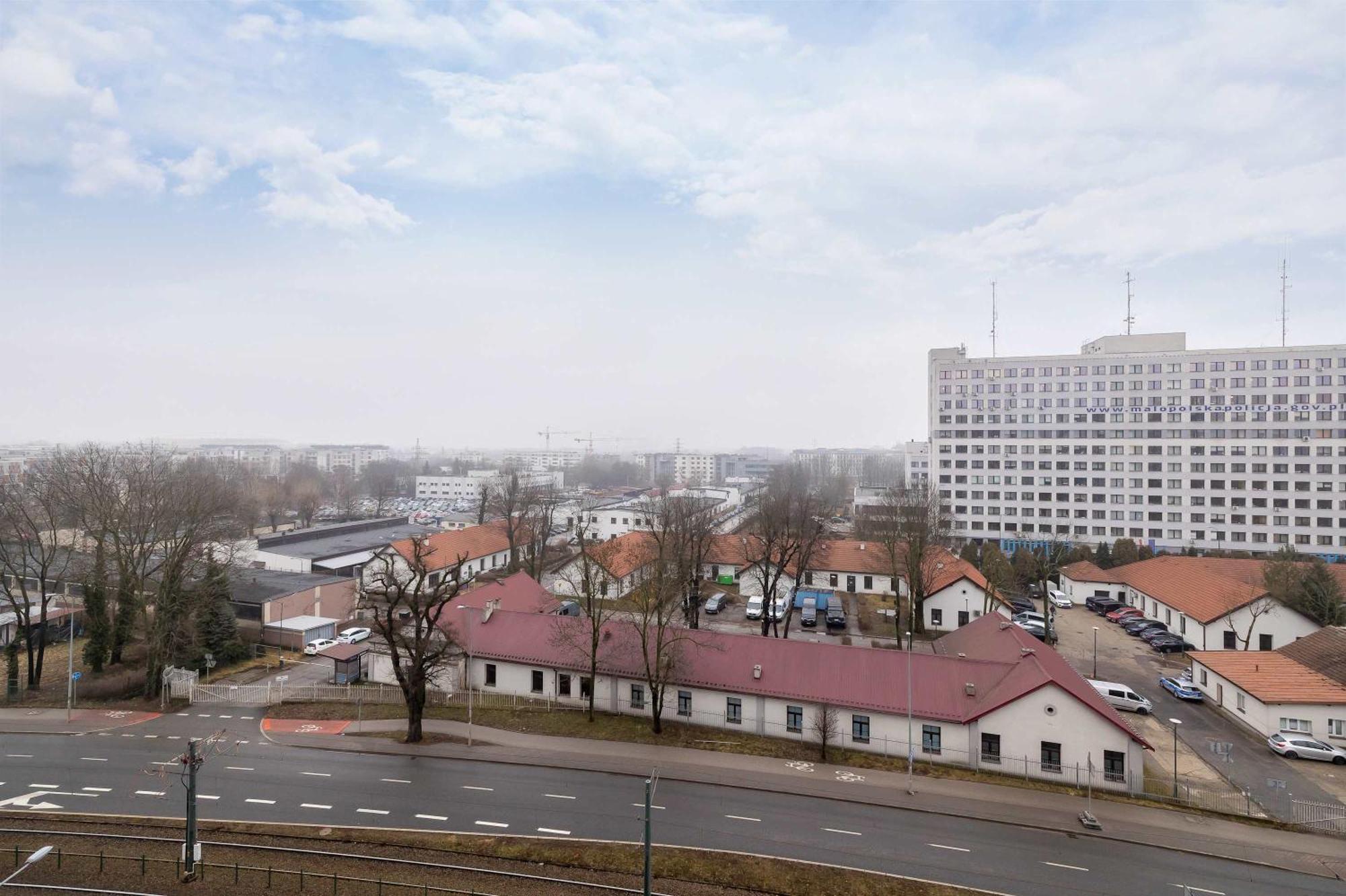 Modern And Bright With Air Conditioning & Parking By Renters Apartment *