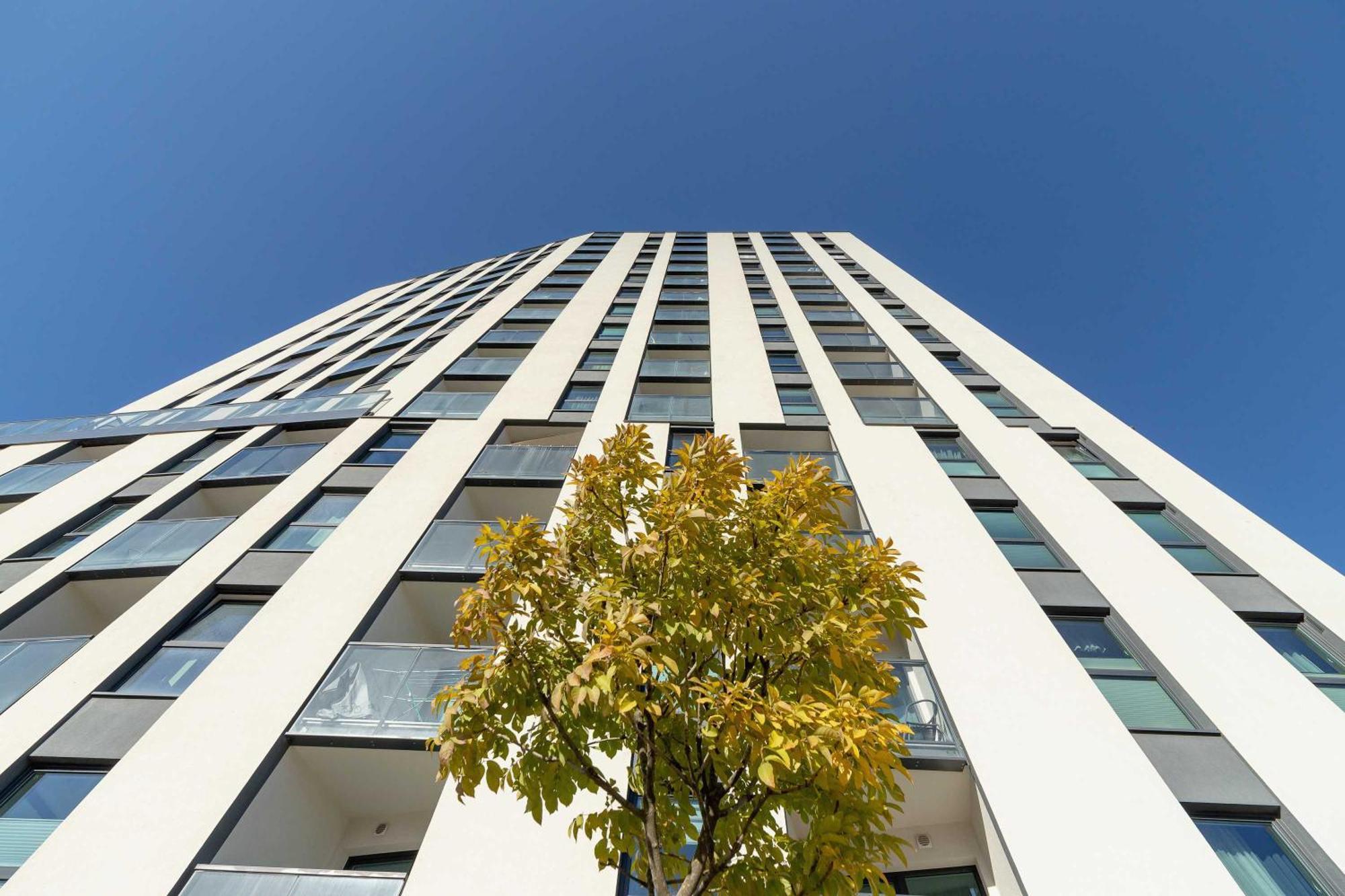 Modern And Bright With Air Conditioning & Parking By Renters *