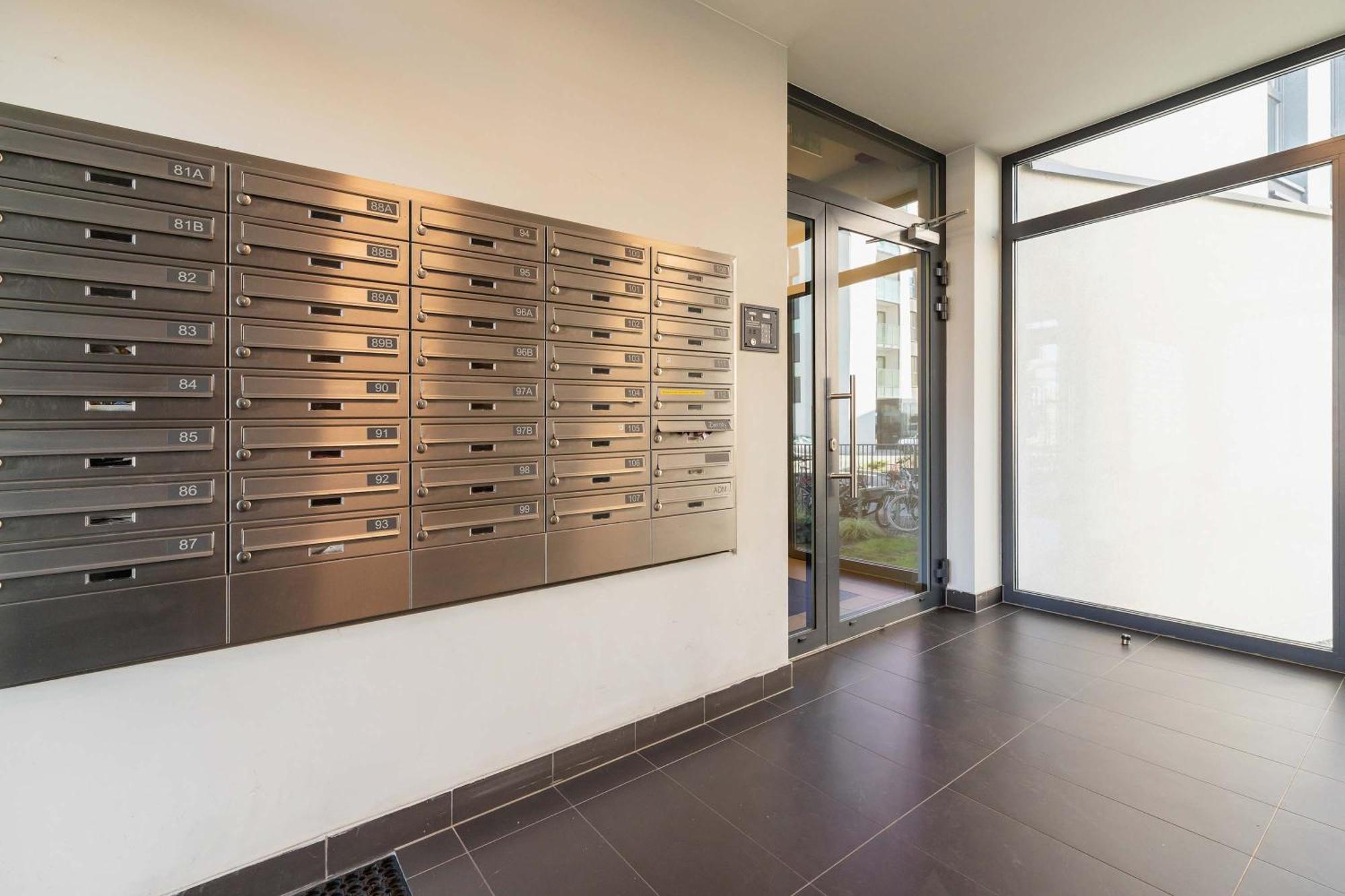 Modern And Bright With Air Conditioning & Parking By Renters *