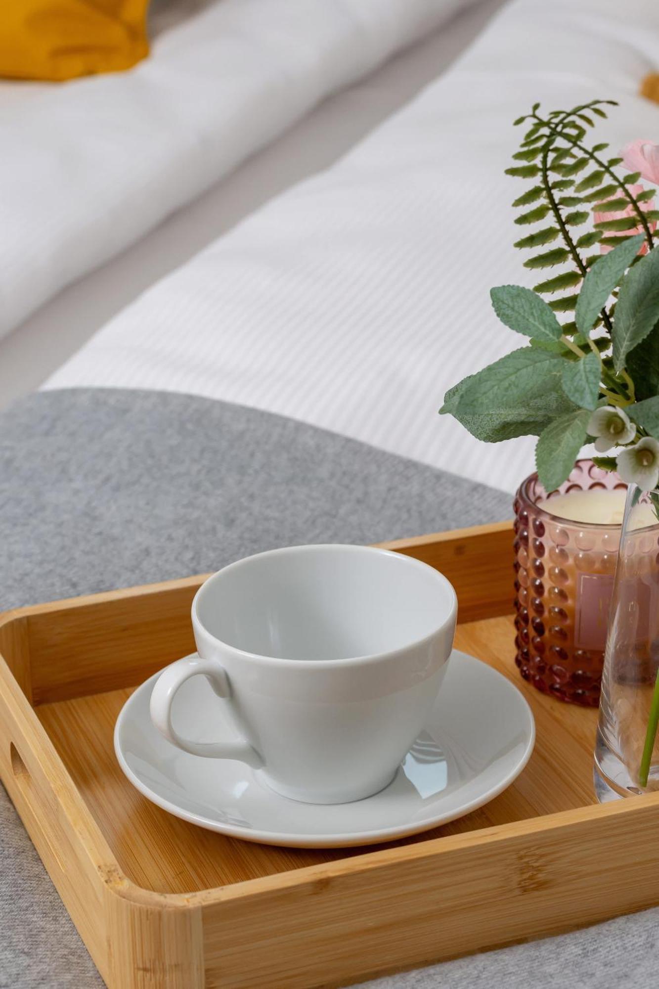 Apartment Modern And Bright With Air Conditioning & Parking By Renters *