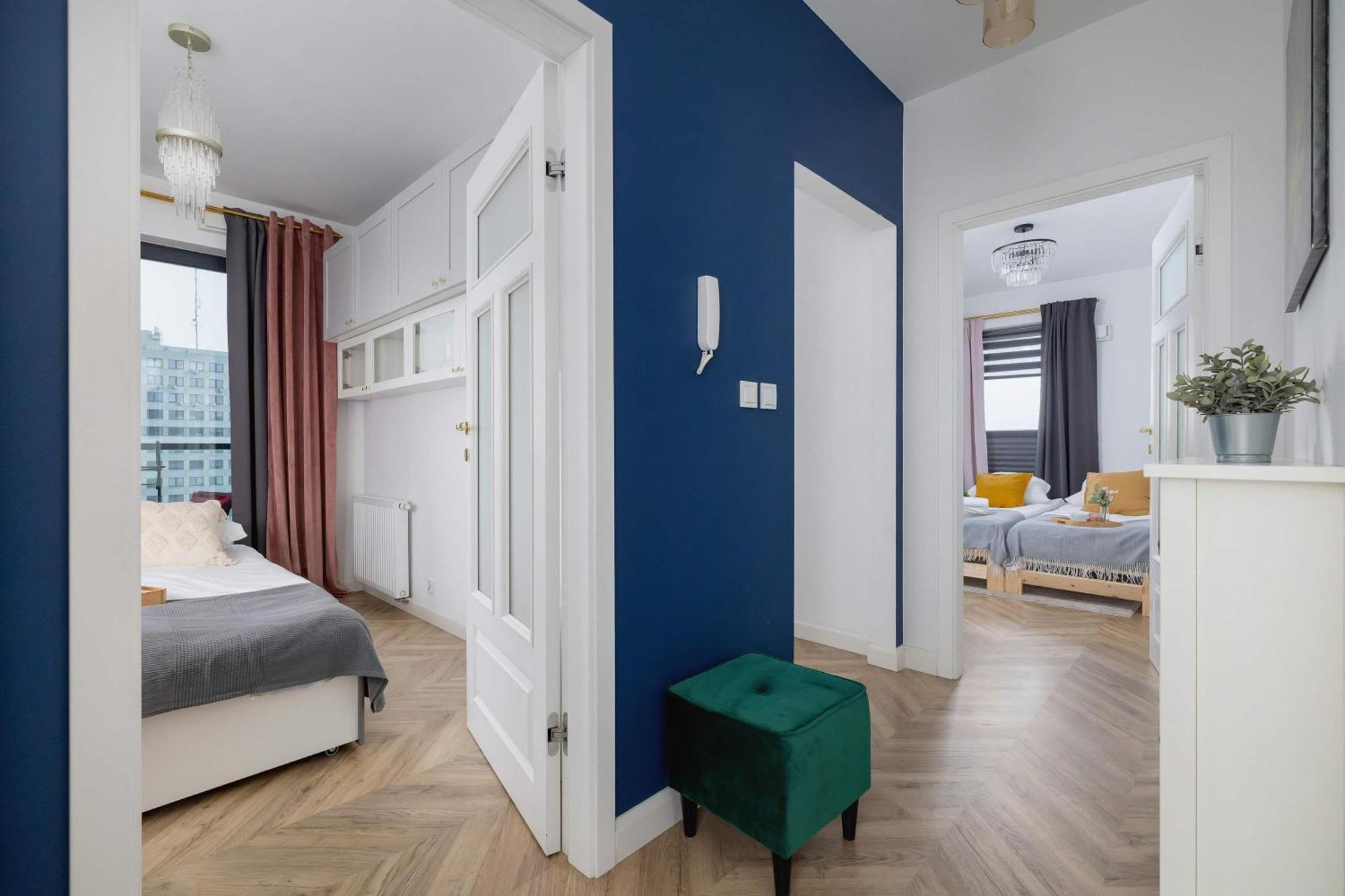 Modern And Bright With Air Conditioning & Parking By Renters * Krakau