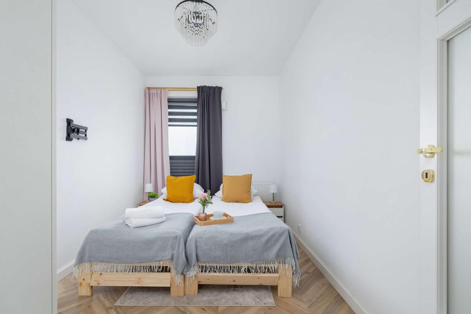 Apartment Modern And Bright With Air Conditioning & Parking By Renters Krakau