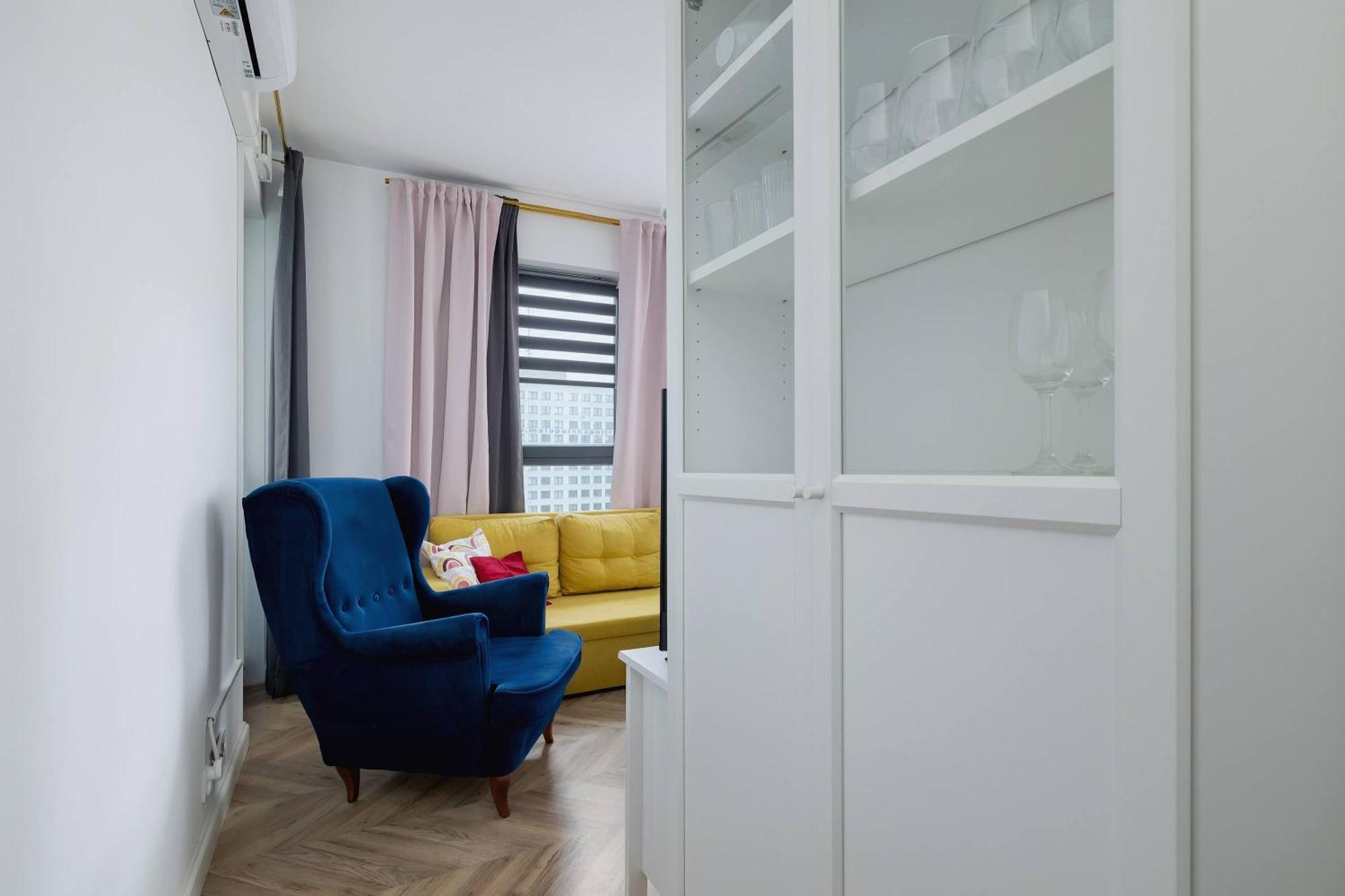 Modern And Bright With Air Conditioning & Parking By Renters