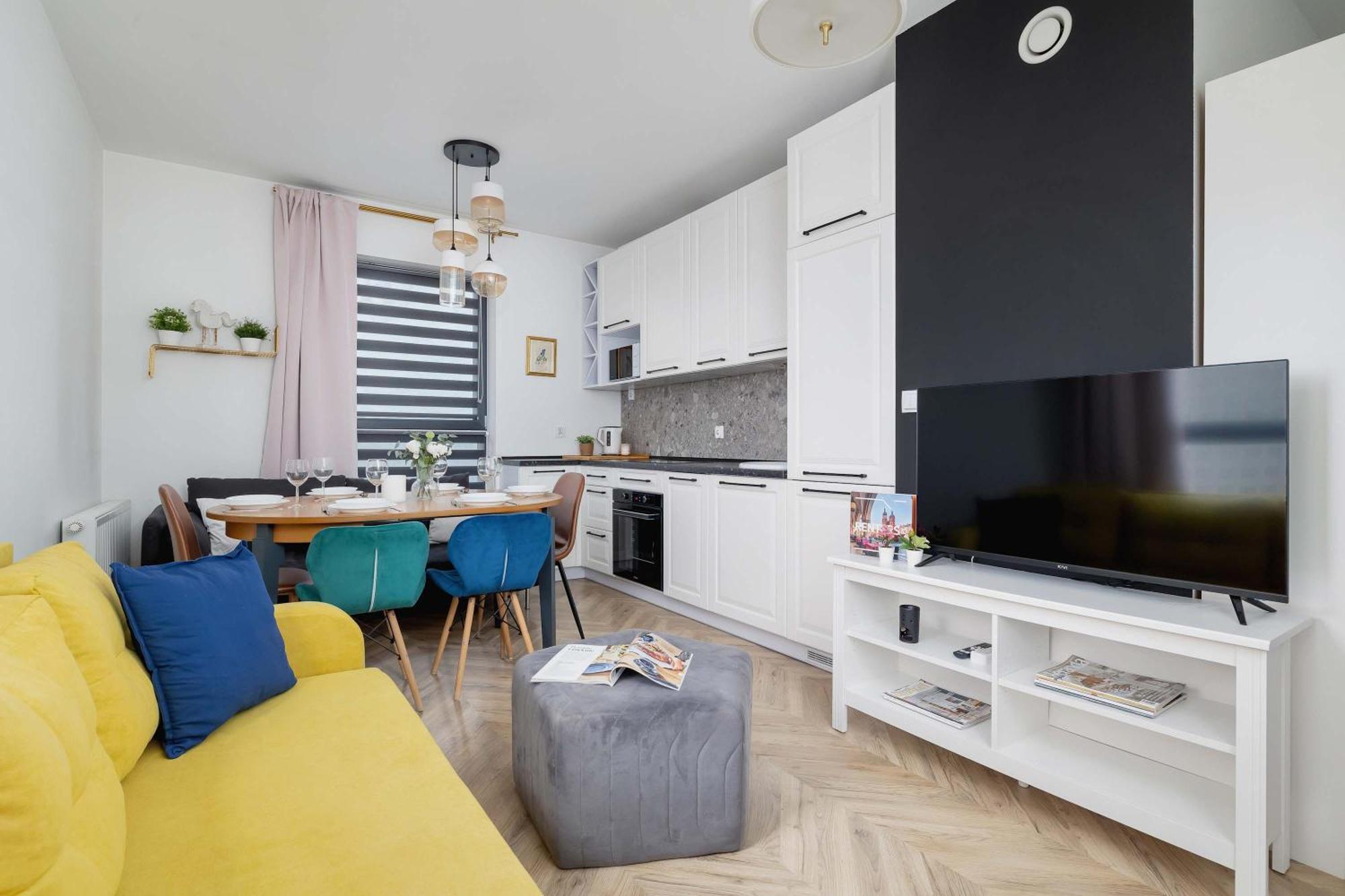 Modern And Bright With Air Conditioning & Parking By Renters Apartment Krakau